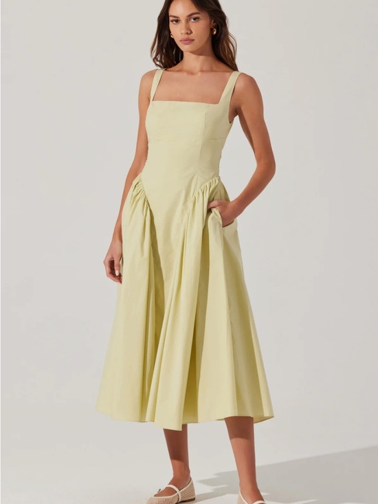 Astr Dresses & Skirts - ASTR the Label 'Vinya' Poplin Drop Waist Dress in Pistachio
